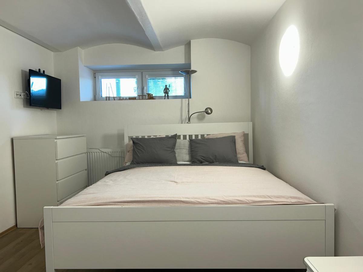 Stromoradni 17 Apartment Breclav Bagian luar foto