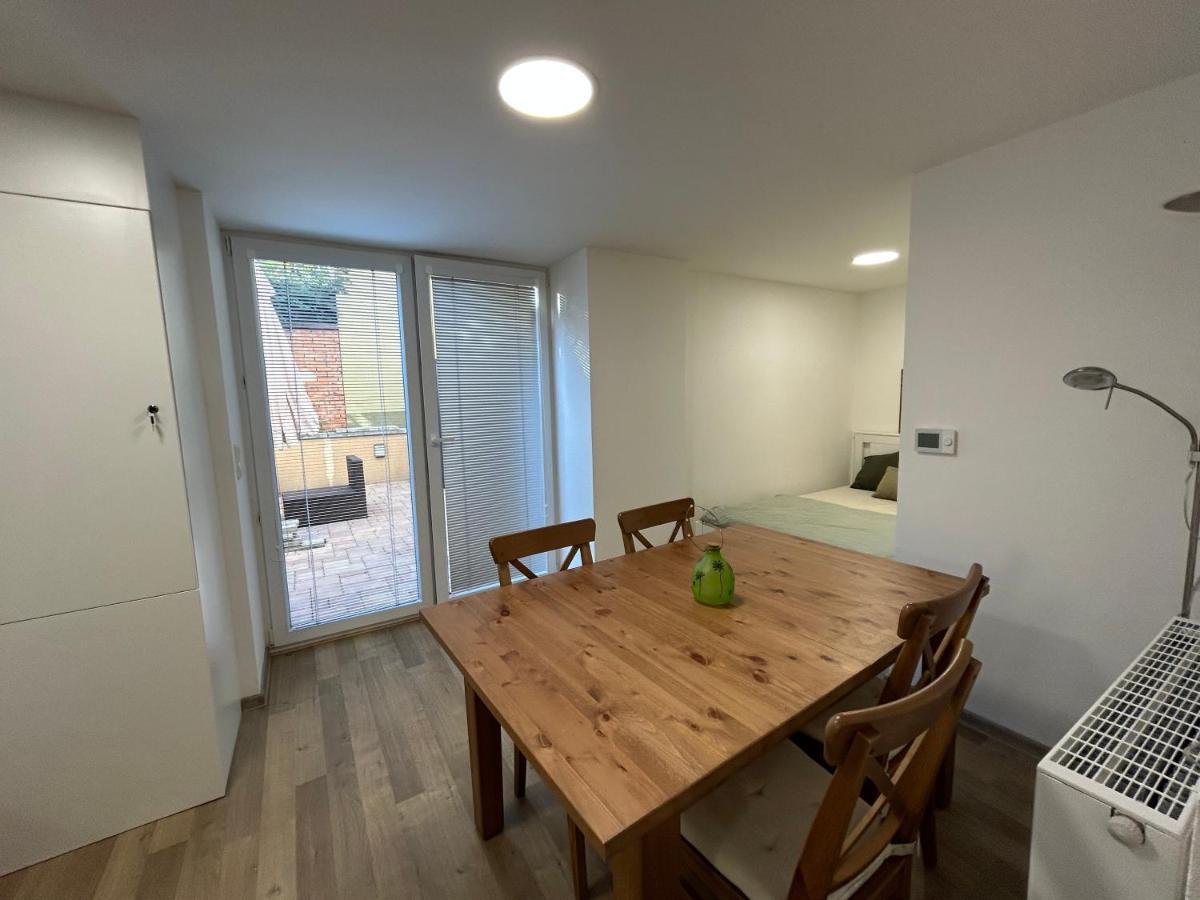 Stromoradni 17 Apartment Breclav Bagian luar foto