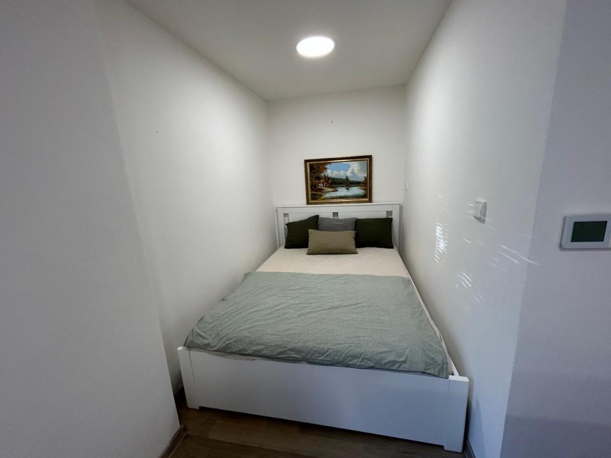 Stromoradni 17 Apartment Breclav Bagian luar foto